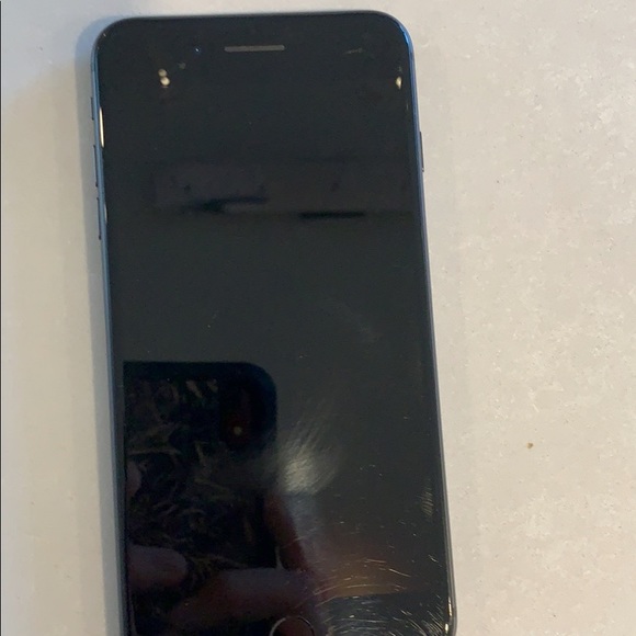 IPhone 8 plus - Picture 2 of 2